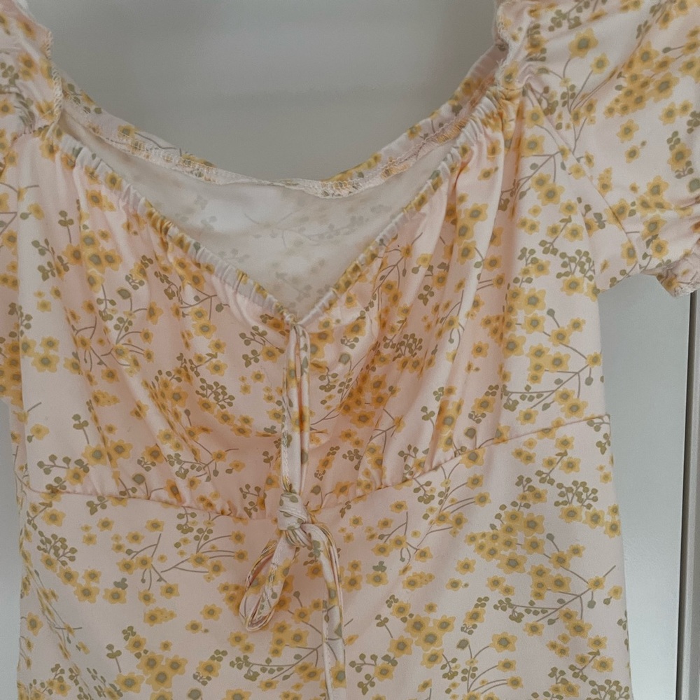 Floral top - Picture 2 of 5
